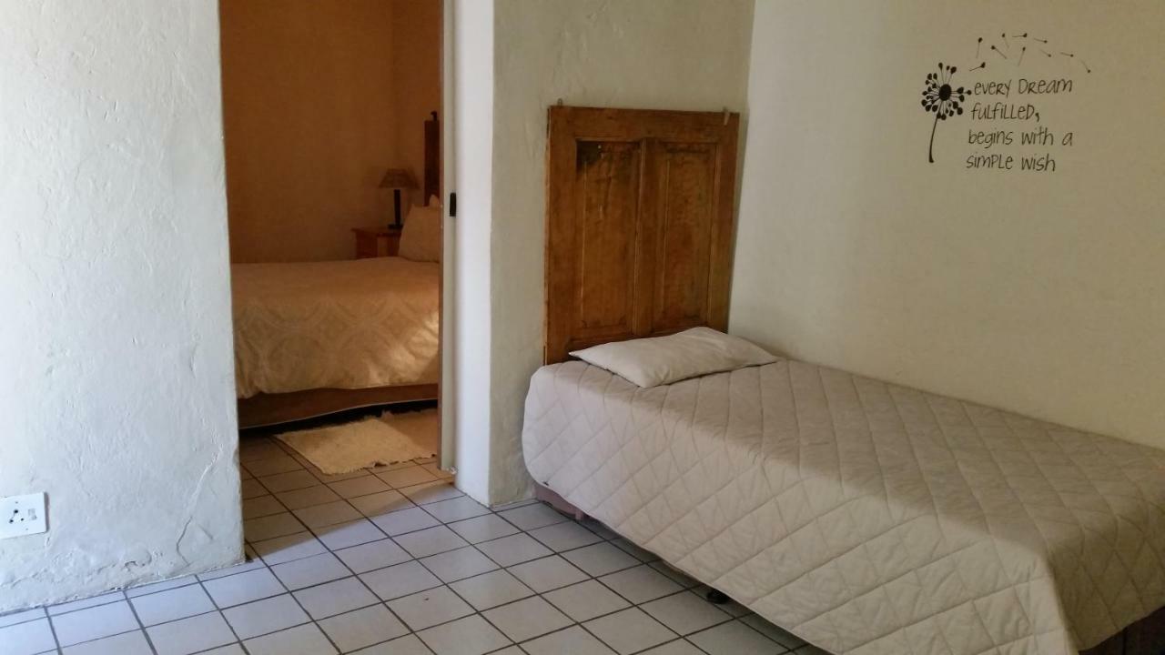 Calvinia Guesthouse מראה חיצוני תמונה