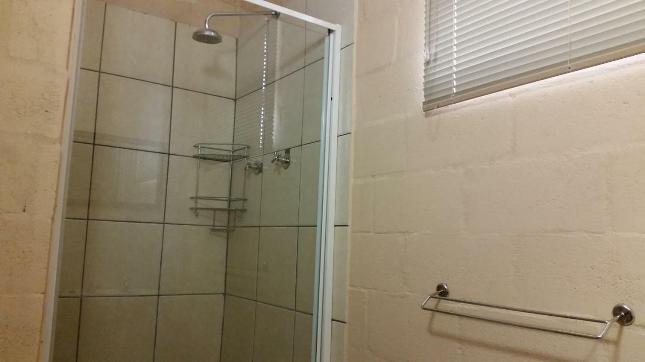 Calvinia Guesthouse מראה חיצוני תמונה