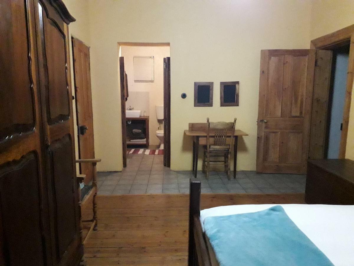 Calvinia Guesthouse מראה חיצוני תמונה