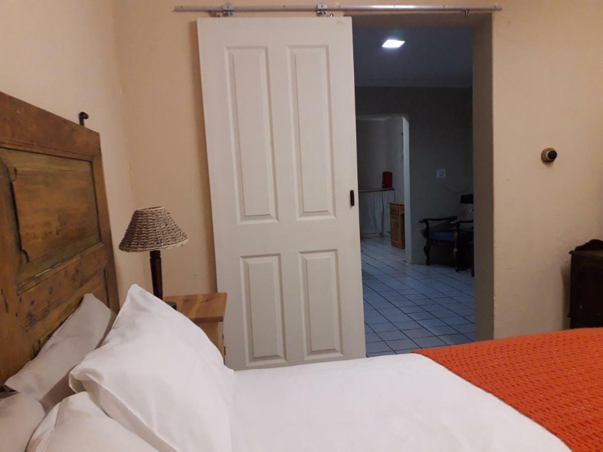 Calvinia Guesthouse מראה חיצוני תמונה