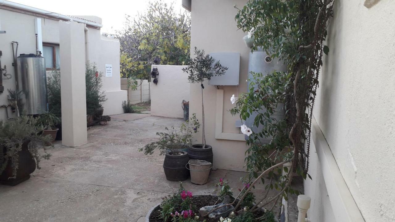Calvinia Guesthouse מראה חיצוני תמונה