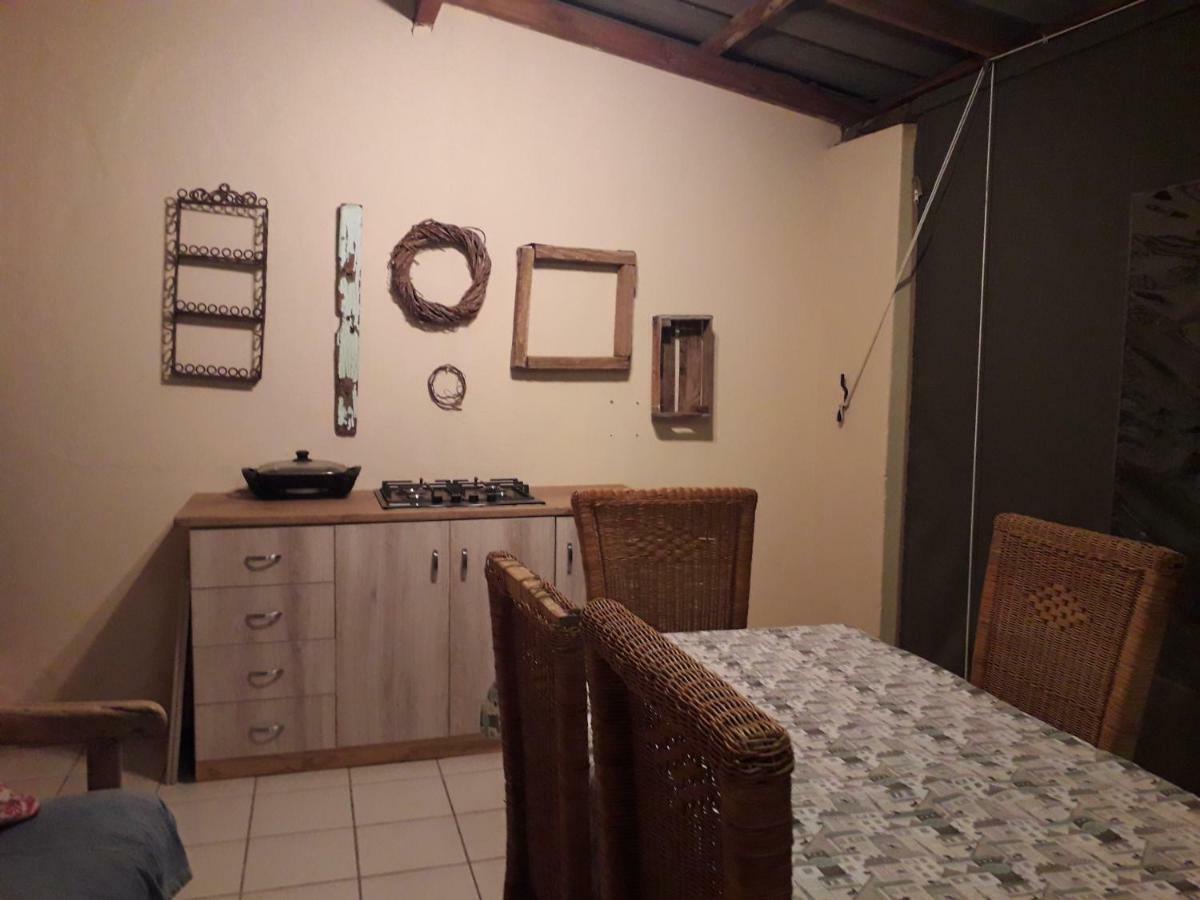 Calvinia Guesthouse מראה חיצוני תמונה